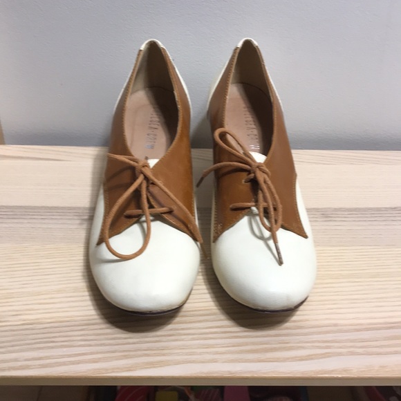 Vintage leather saddle shoe heels - Picture 2 of 10